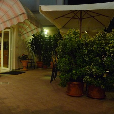 Hotel Prestige Lido di Camaiore Exterior foto