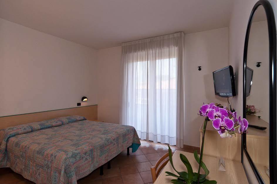 Hotel Prestige Lido di Camaiore Exterior foto